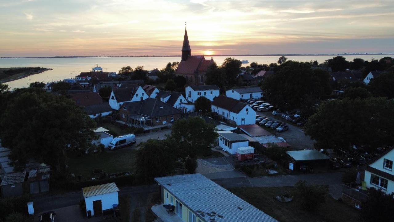 Ruegenferienhaus - Schaprode Hafen Экстерьер фото